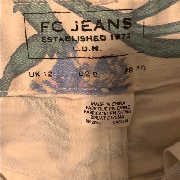 Floral jean shorts -FC jeans -size 8 - Picture 4 of 4